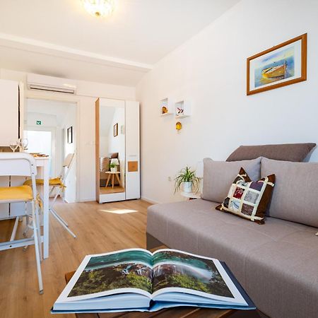Mediterranean Terrace Apartment With Bikes & Sup Skradin Εξωτερικό φωτογραφία
