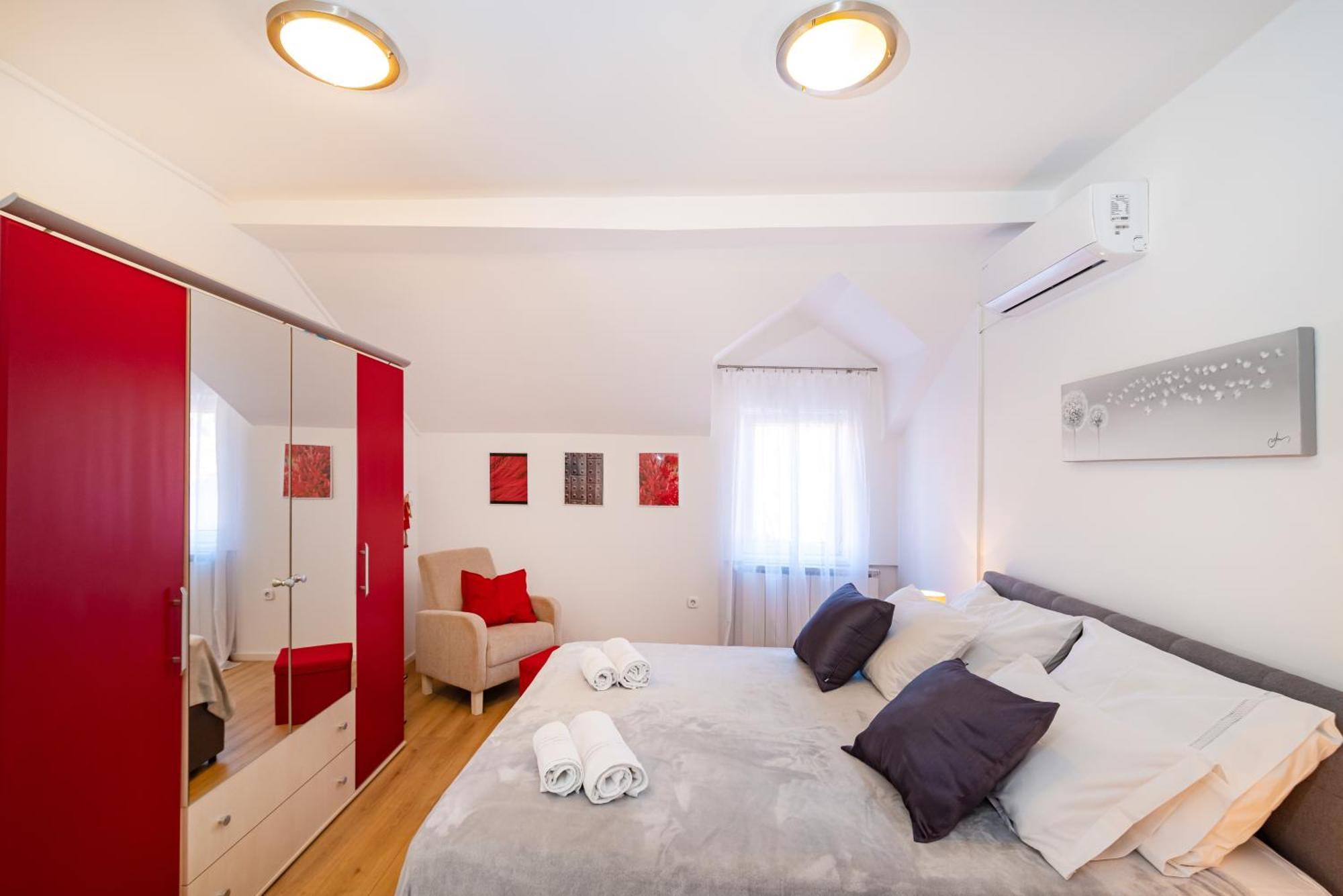 Mediterranean Terrace Apartment With Bikes & Sup Skradin Εξωτερικό φωτογραφία