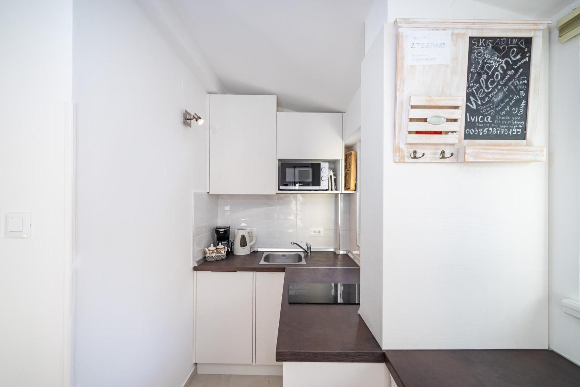 Mediterranean Terrace Apartment With Bikes & Sup Skradin Εξωτερικό φωτογραφία