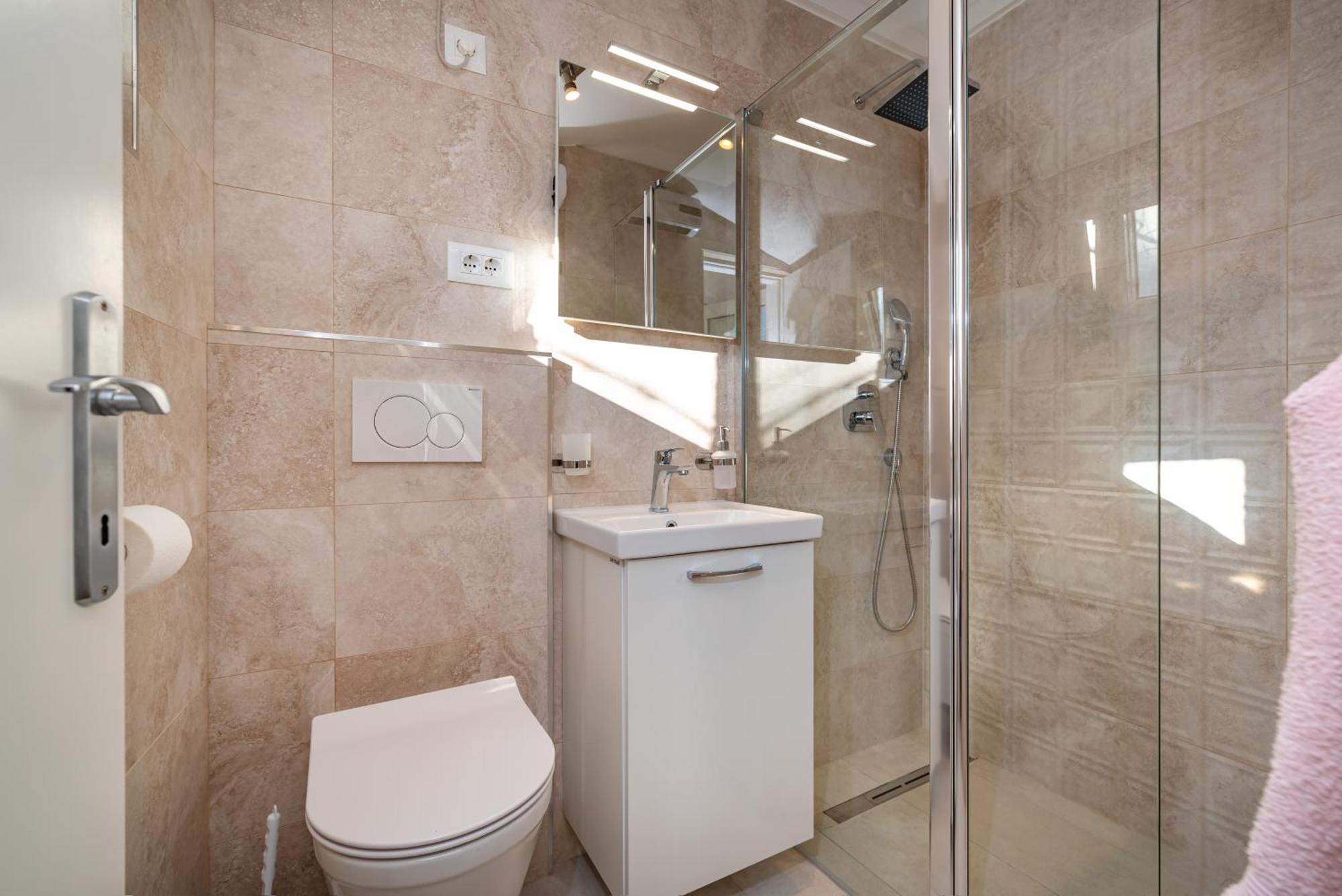 Mediterranean Terrace Apartment With Bikes & Sup Skradin Εξωτερικό φωτογραφία