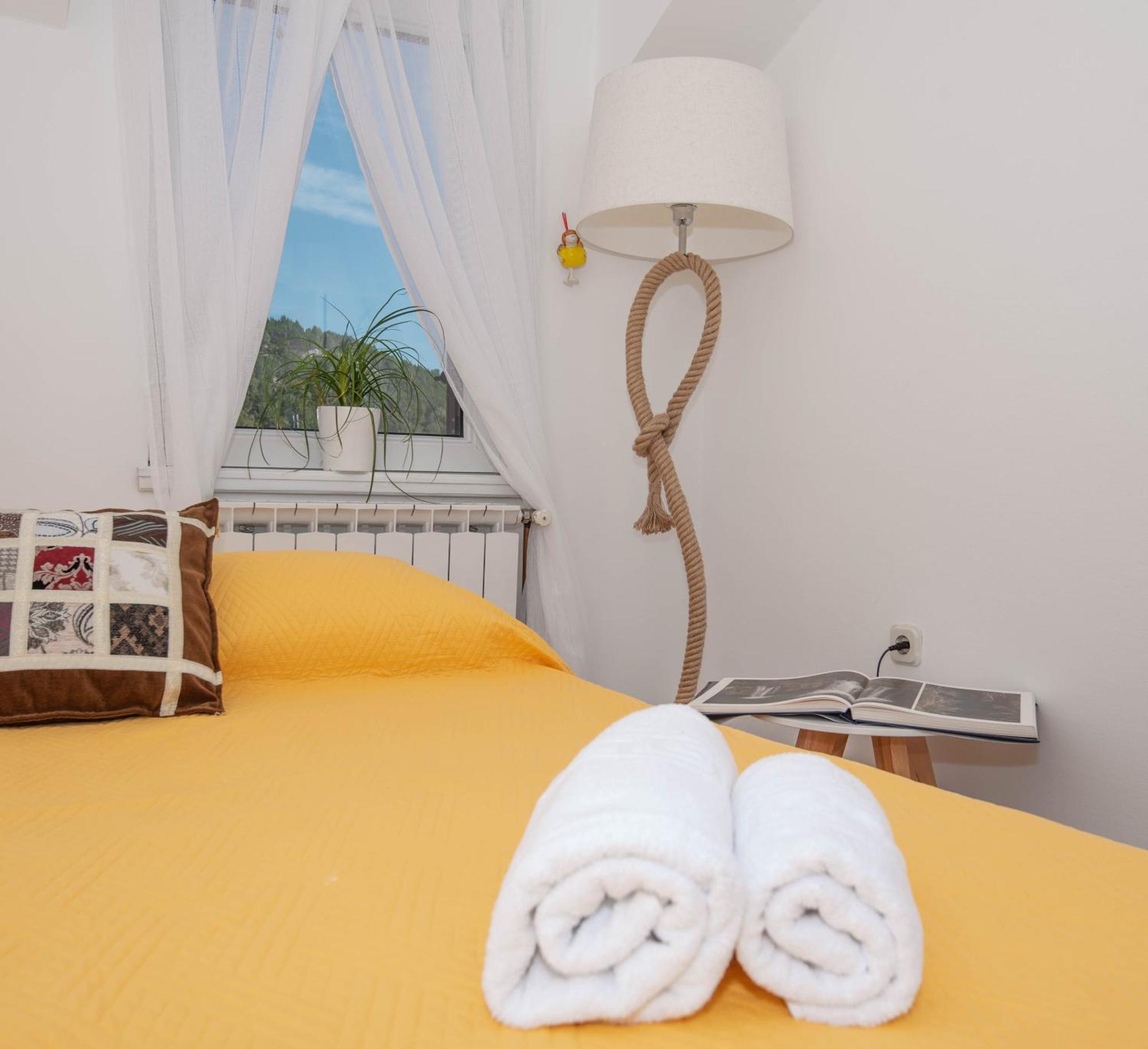 Mediterranean Terrace Apartment With Bikes & Sup Skradin Εξωτερικό φωτογραφία