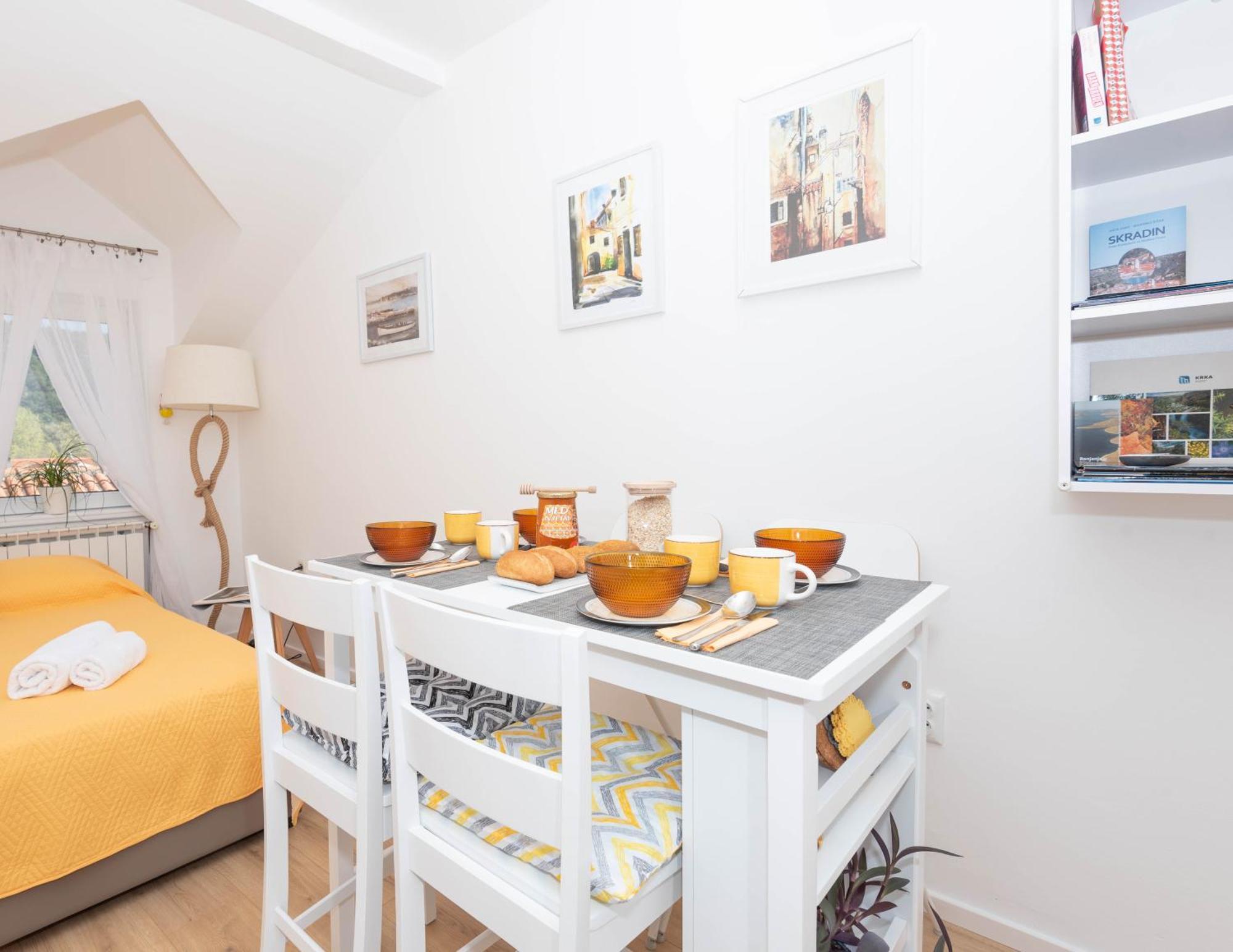 Mediterranean Terrace Apartment With Bikes & Sup Skradin Εξωτερικό φωτογραφία