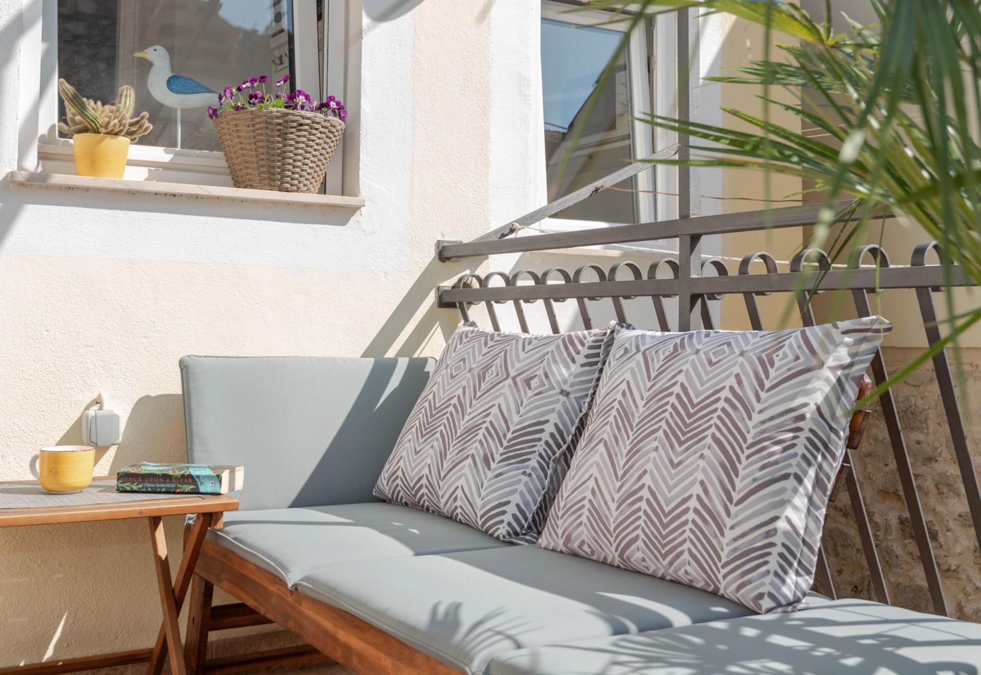Mediterranean Terrace Apartment With Bikes & Sup Skradin Εξωτερικό φωτογραφία
