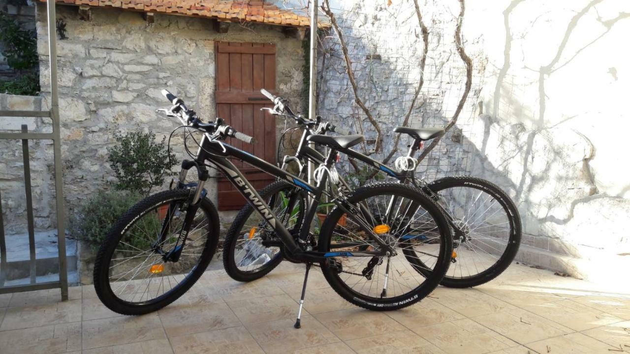 Mediterranean Terrace Apartment With Bikes & Sup Skradin Εξωτερικό φωτογραφία