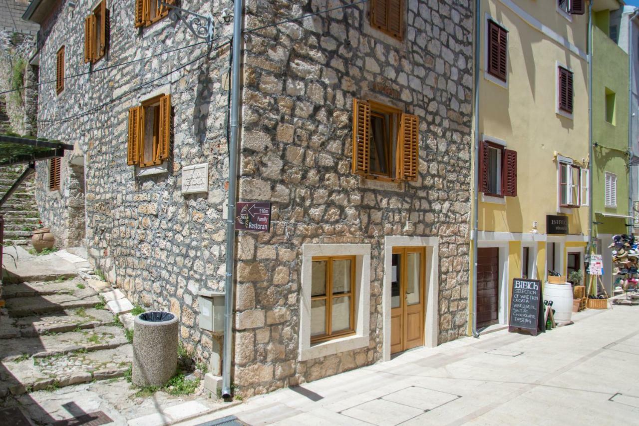 Mediterranean Terrace Apartment With Bikes & Sup Skradin Εξωτερικό φωτογραφία